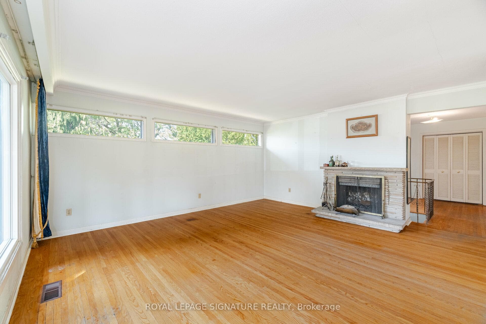 960 Runningbrook Drive photo 3