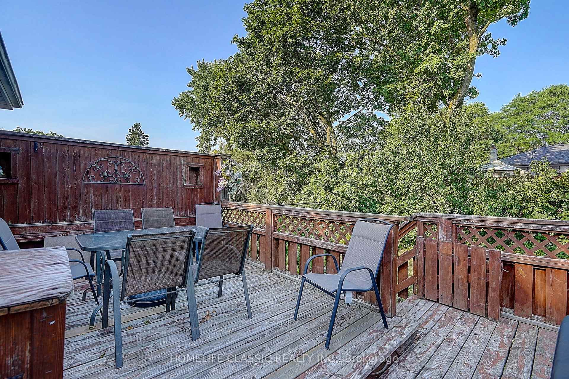 267 IREDALE Road photo 31