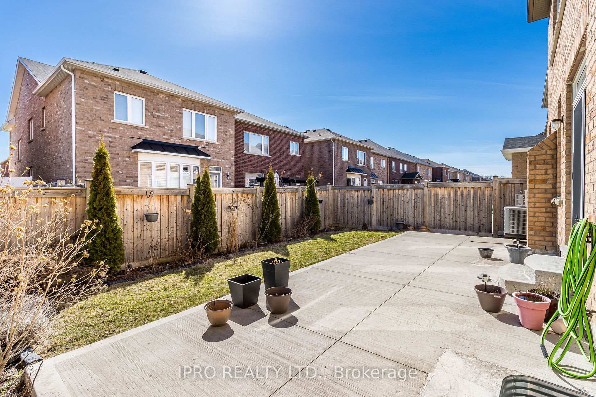 59 Humberstone Crescent photo 40