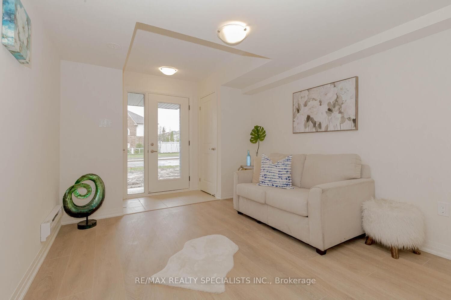 14 Emmas Way photo 5