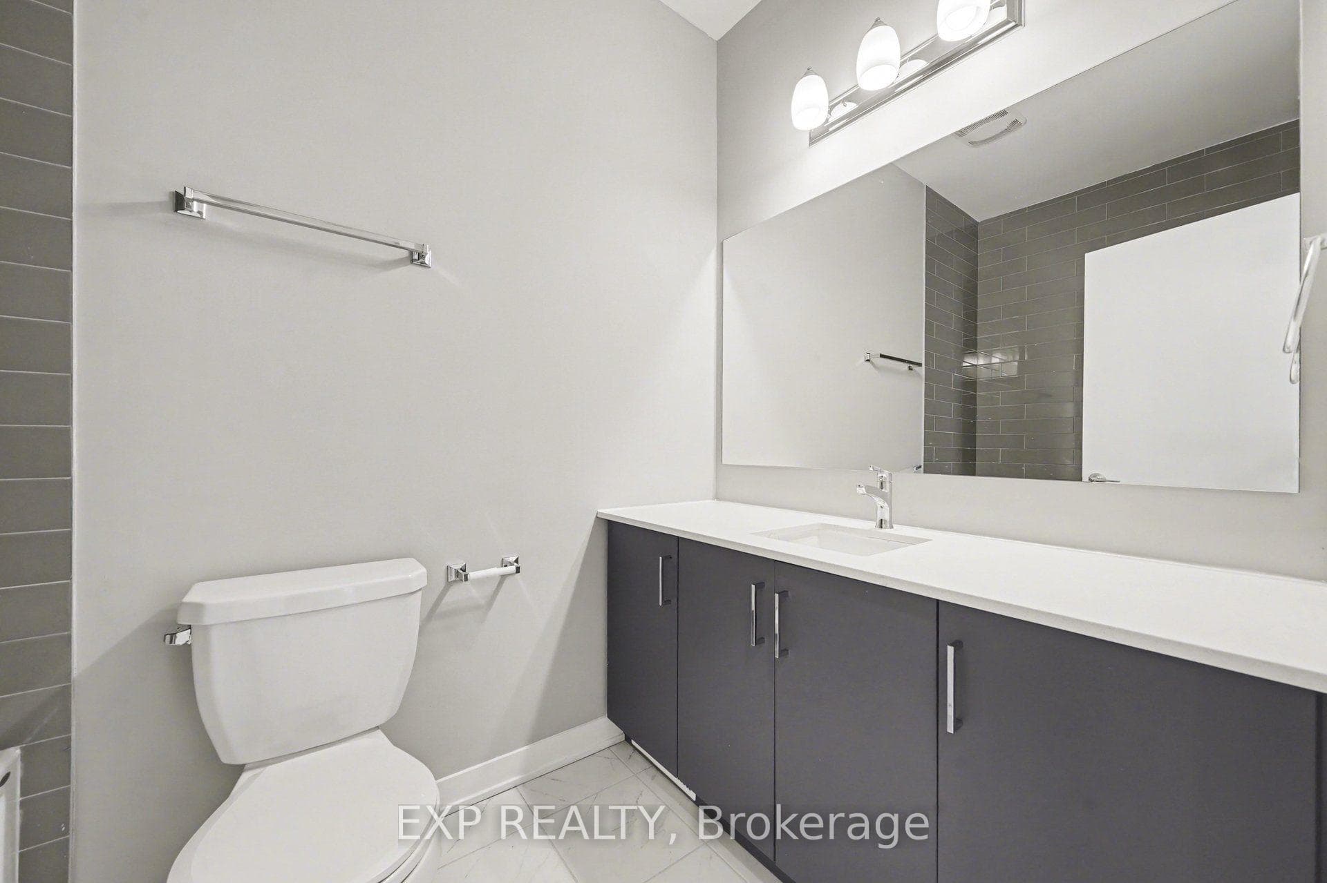 195 Monaco Place Unit B photo 10