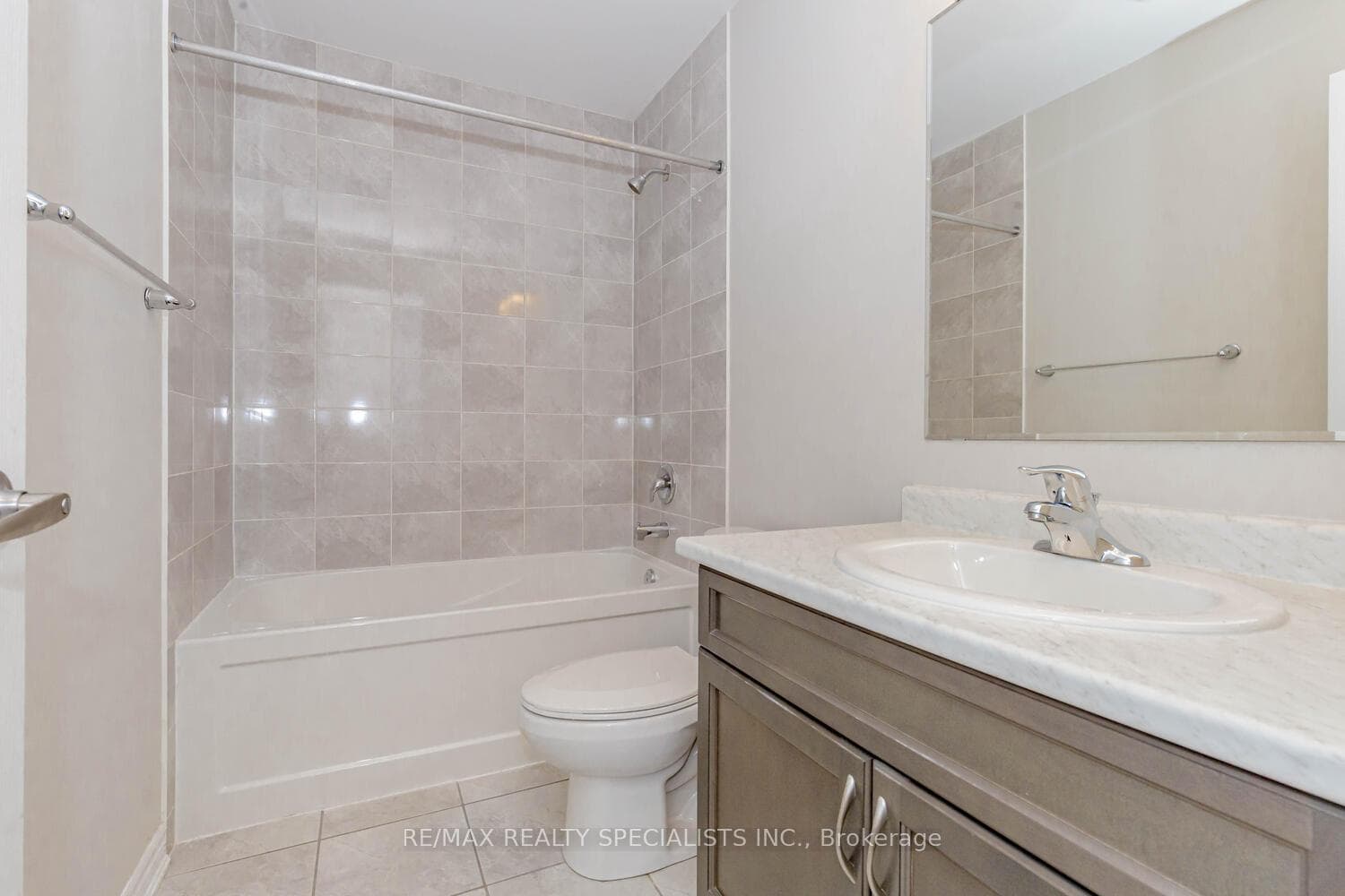 90 Bannister Crescent photo 29