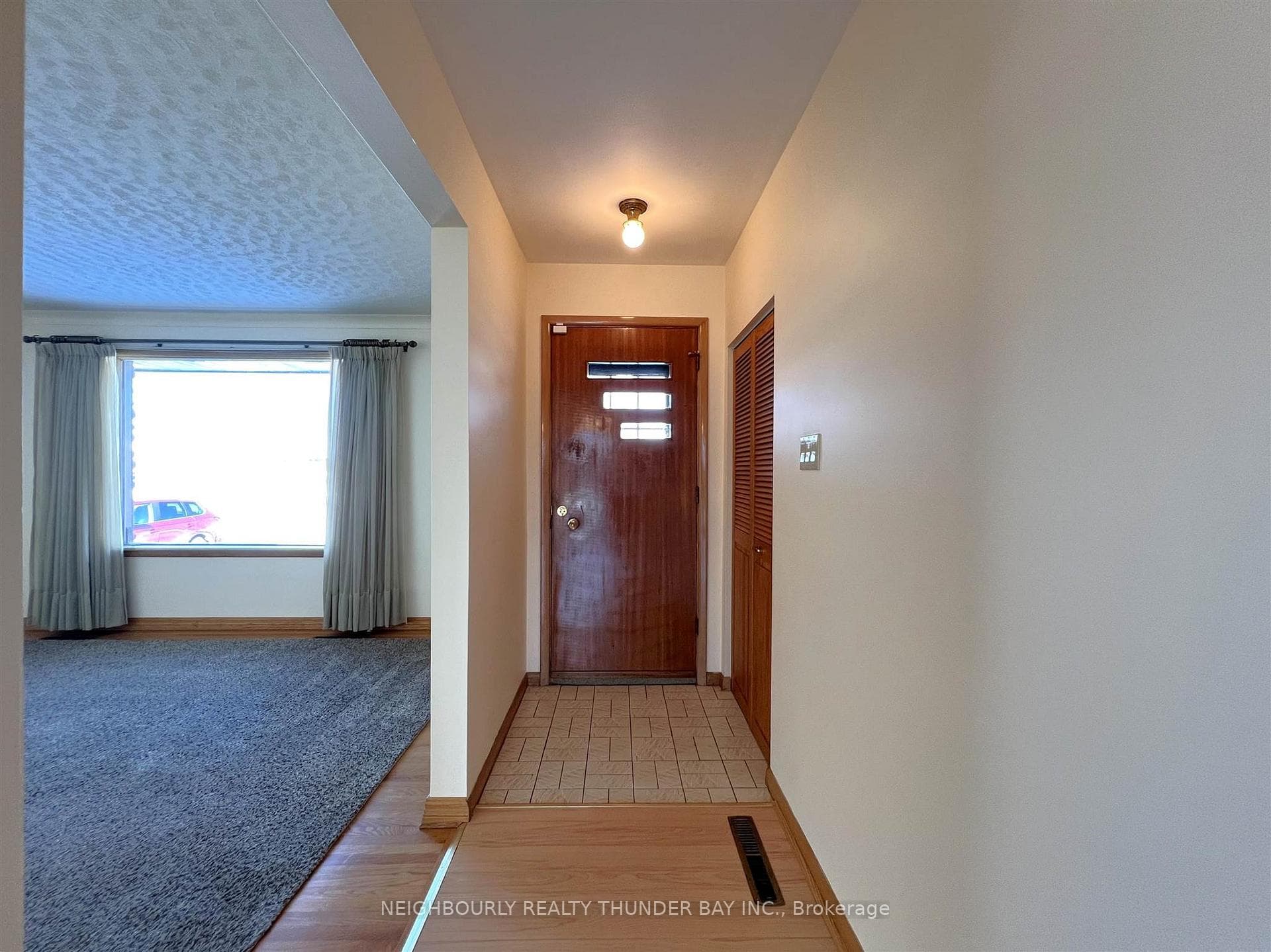 216 Caroline Street photo 3