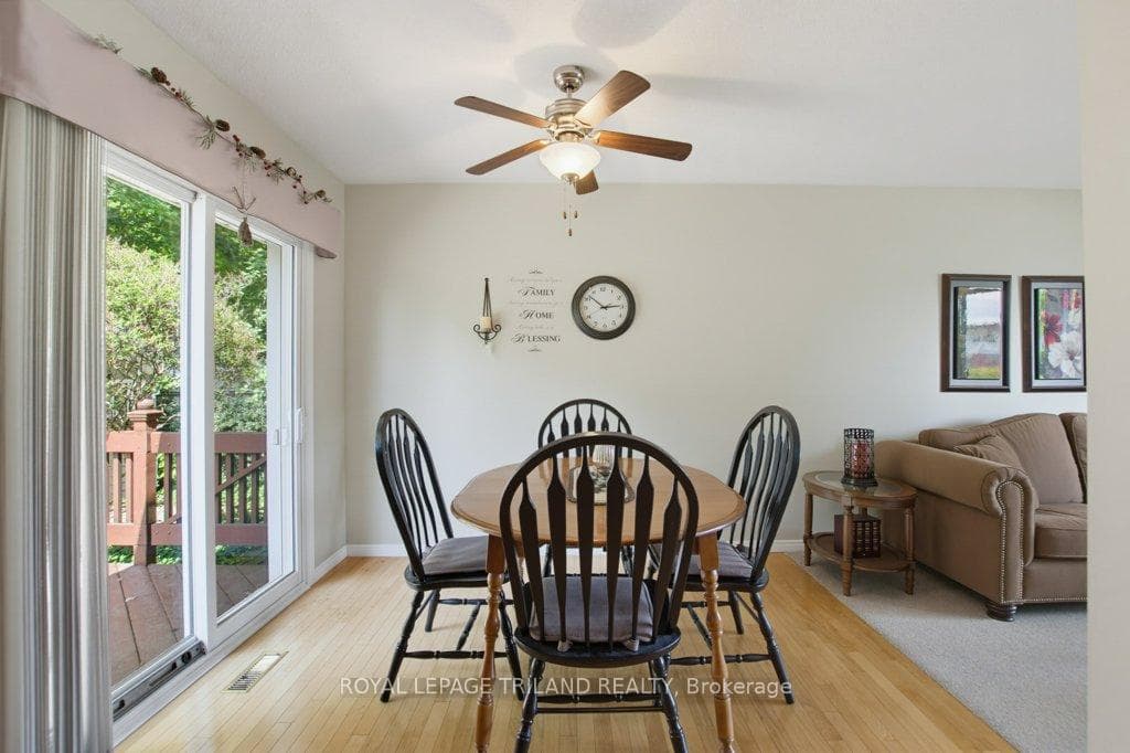 5 Warren Crescent photo 9
