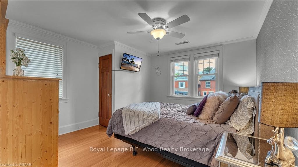 84 ELGIN Street photo 24