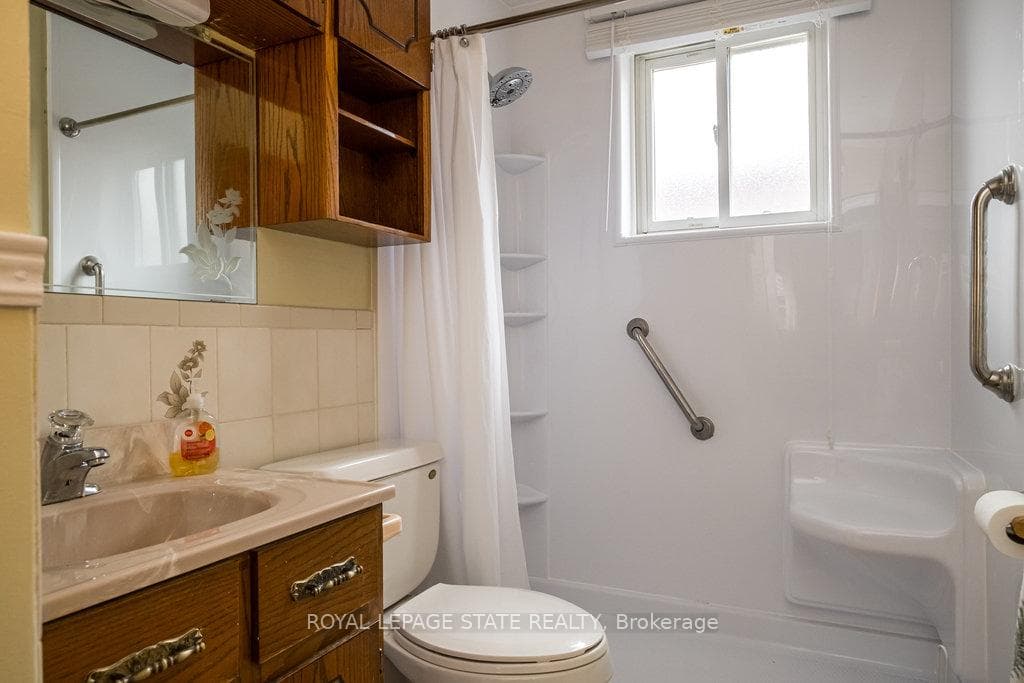 360 East 34th Street photo 20