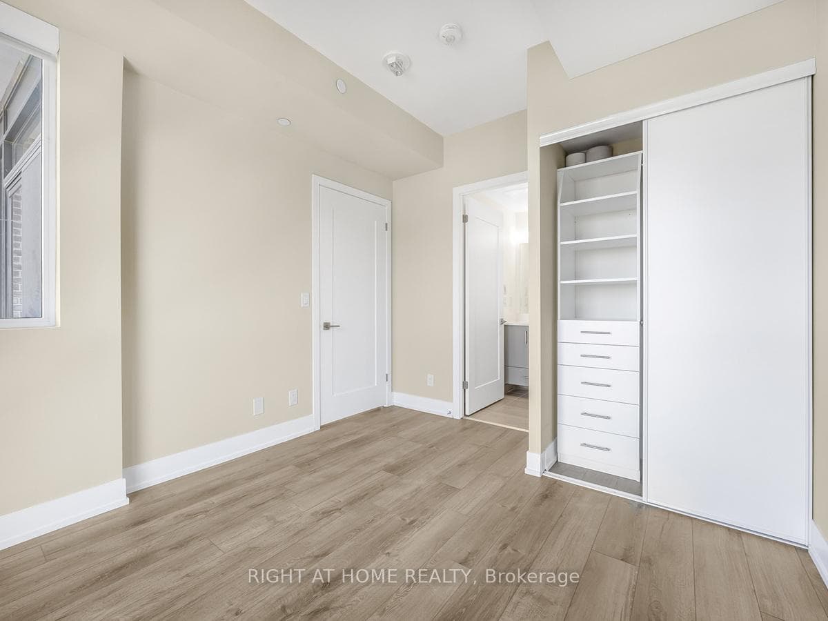 1316 Kingston Road Unit 302 photo 12