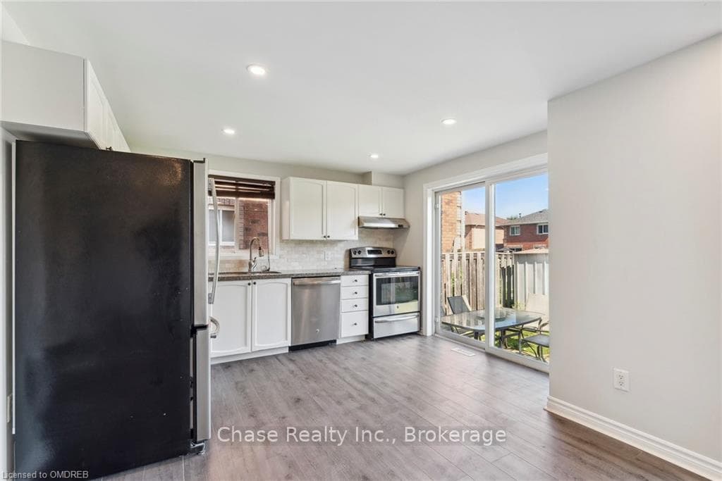 46 SYDENHAM WELLS N/A photo 7