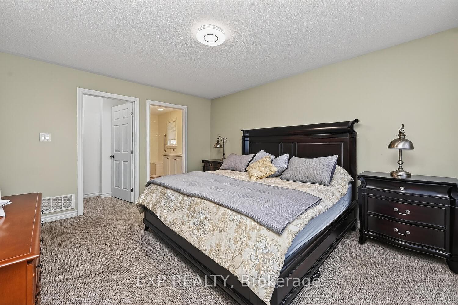 147 Raina Way photo 16