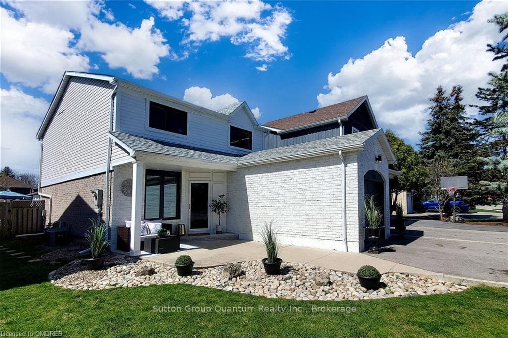 1162 MONTGOMERY Drive photo 2