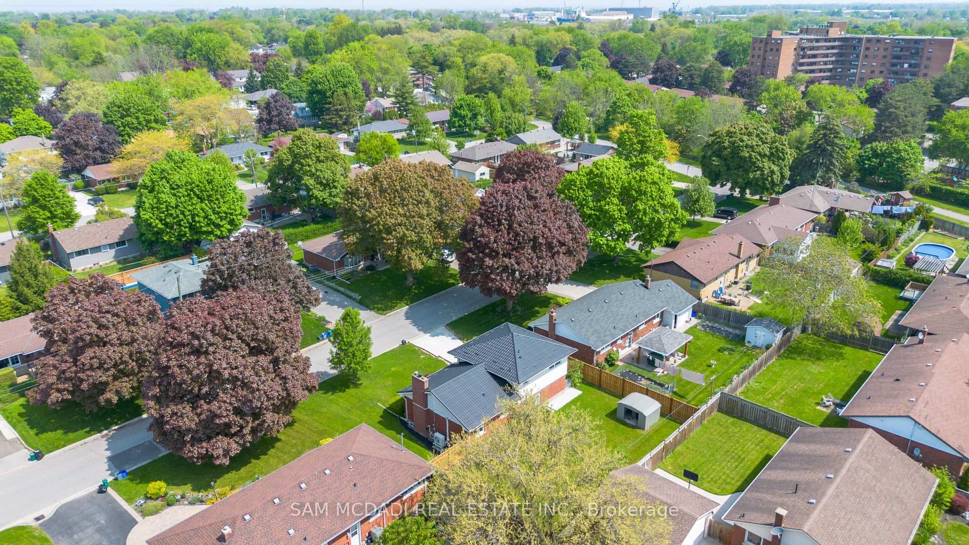 14 Glencairn Drive photo 37
