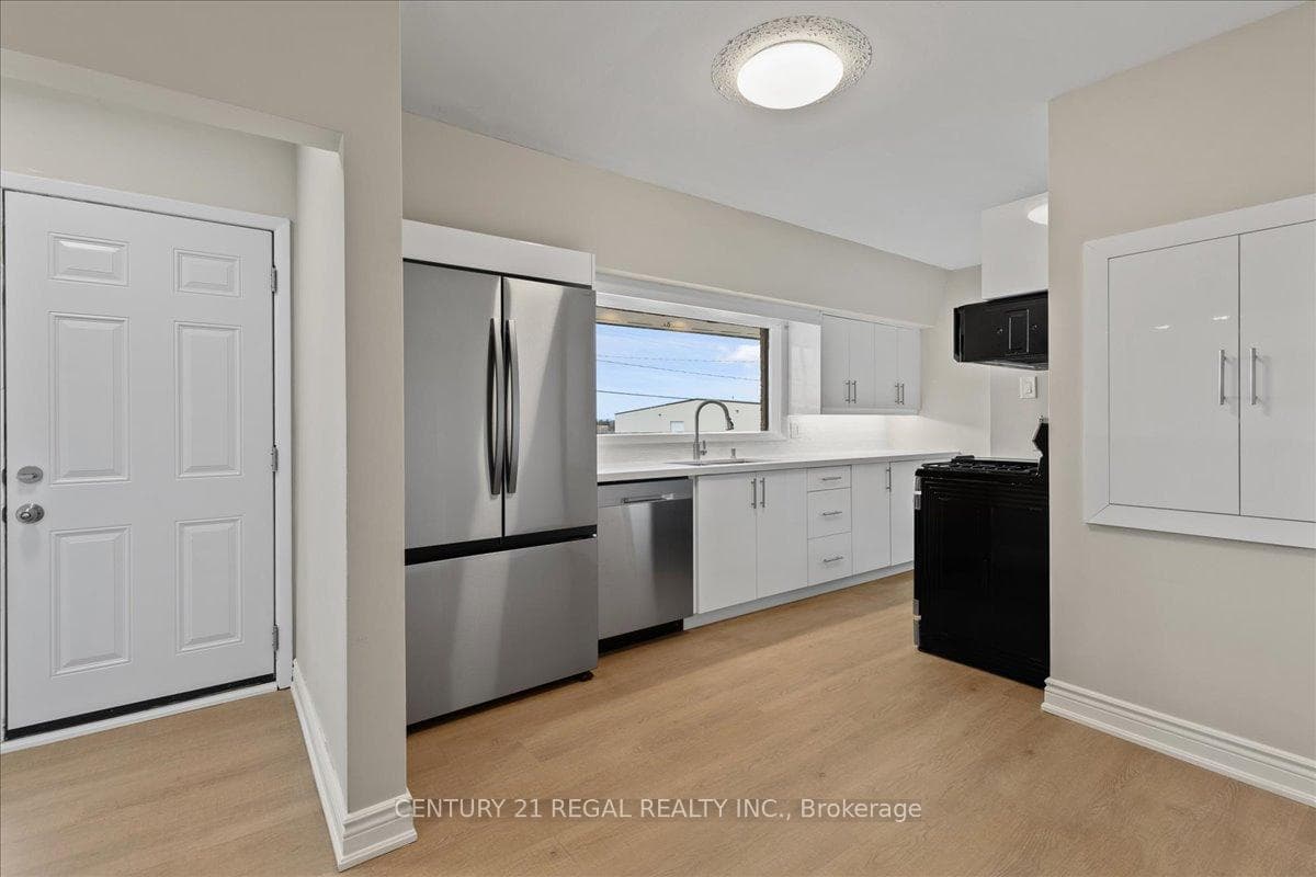 1090 8TH Street photo 23