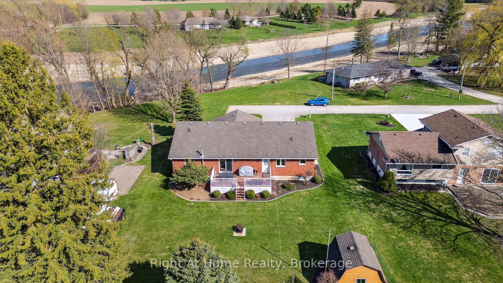 664 Maple Street photo 41