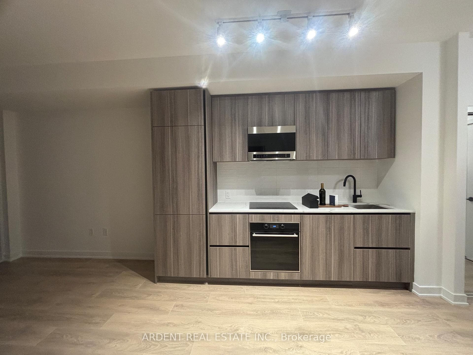 127 Broadway Avenue Unit 2010S photo 18