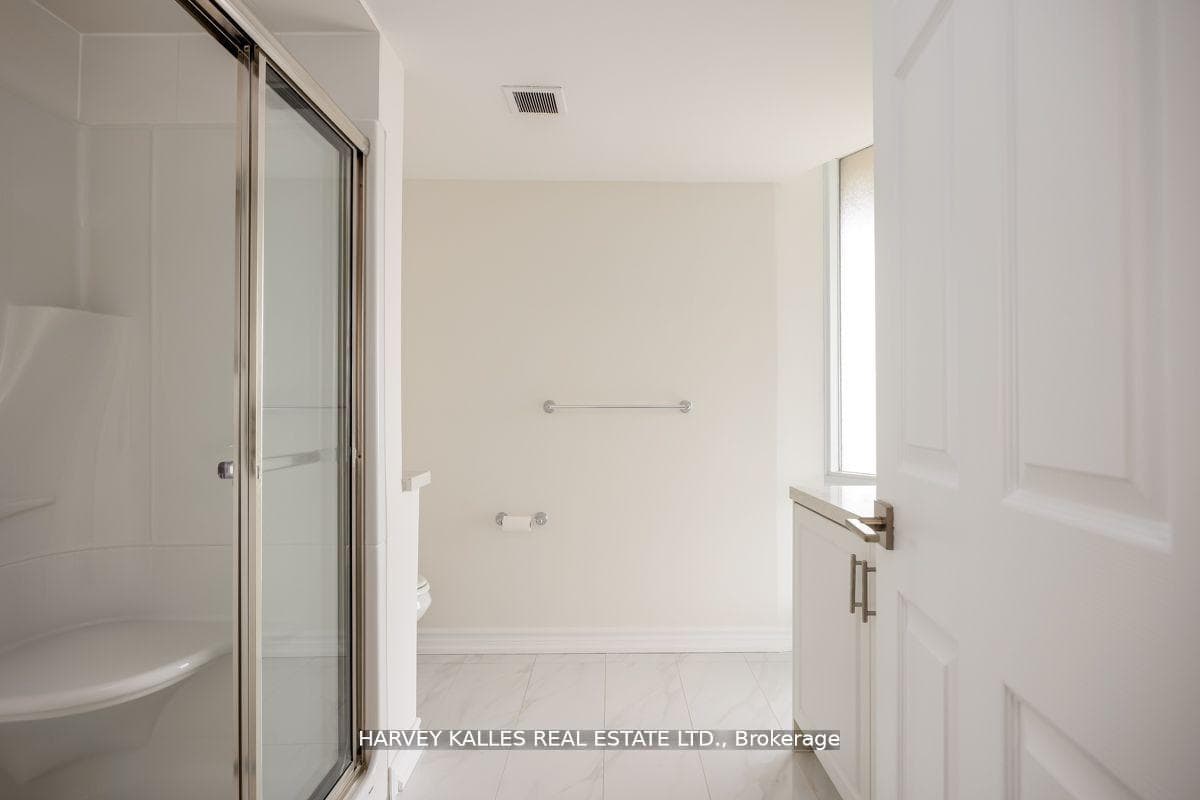 55 Skymark Drive Unit 2903 photo 24
