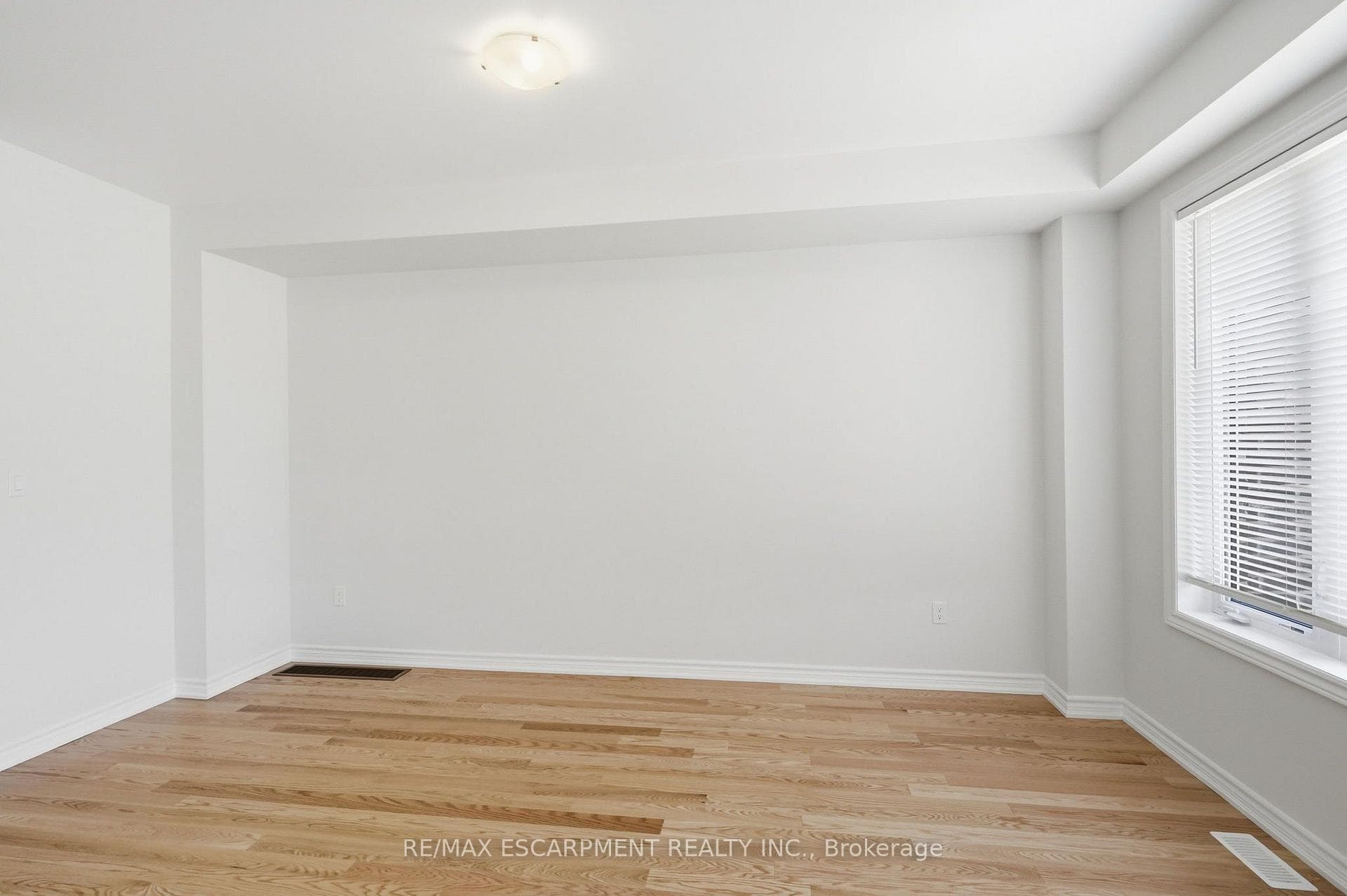 21 Chapman Road photo 8