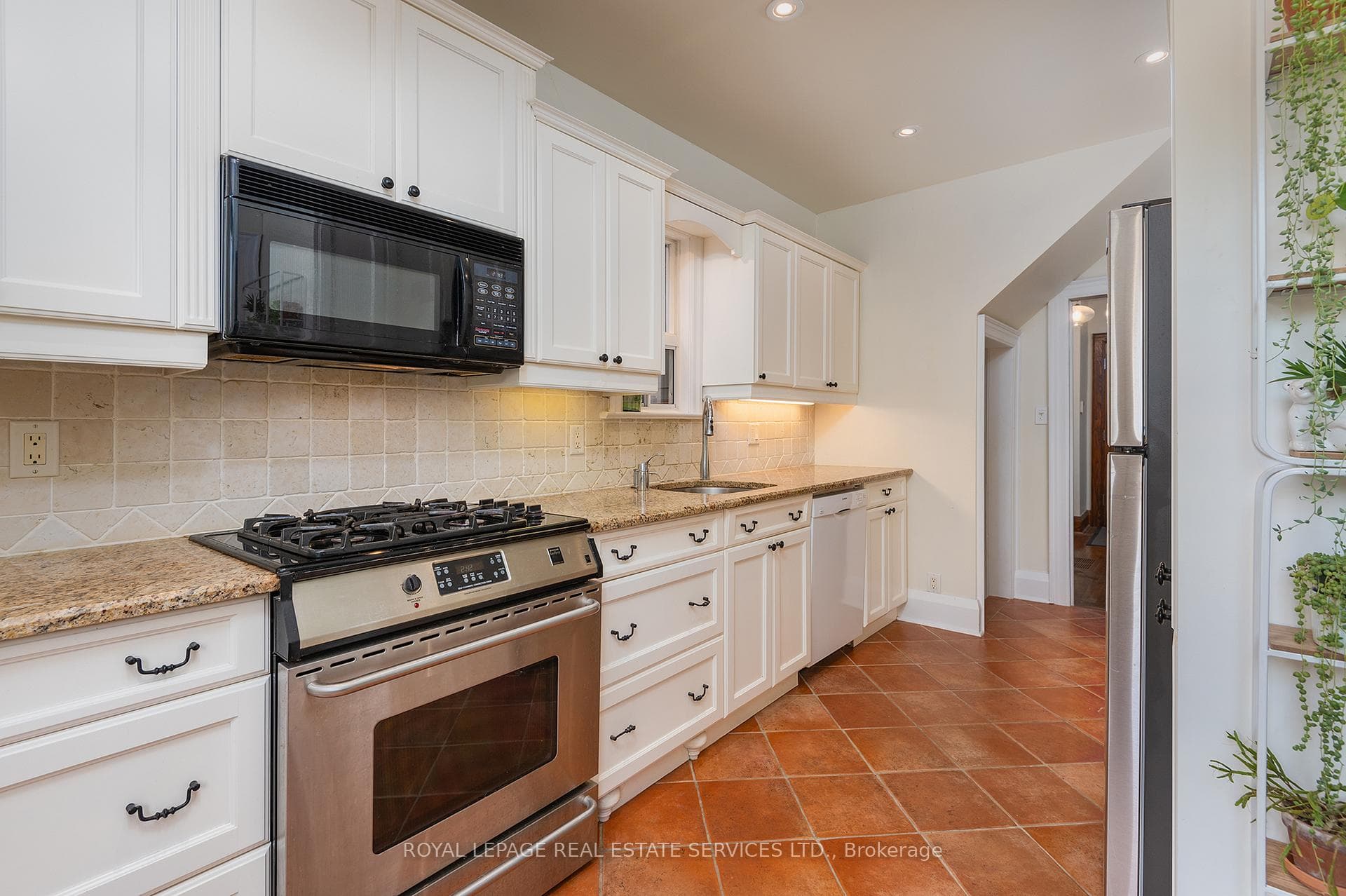 445 Willard Avenue photo 18
