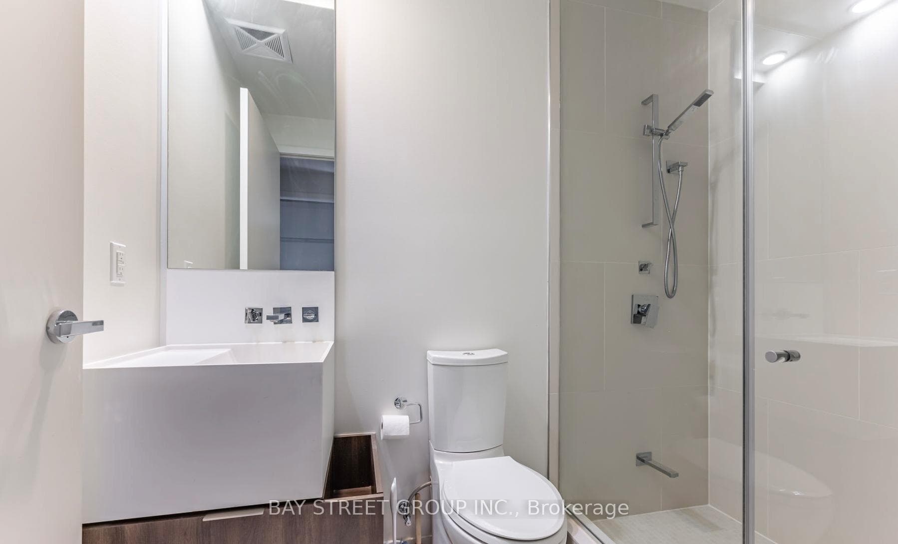 1 Bloor Street Unit 425 photo 7