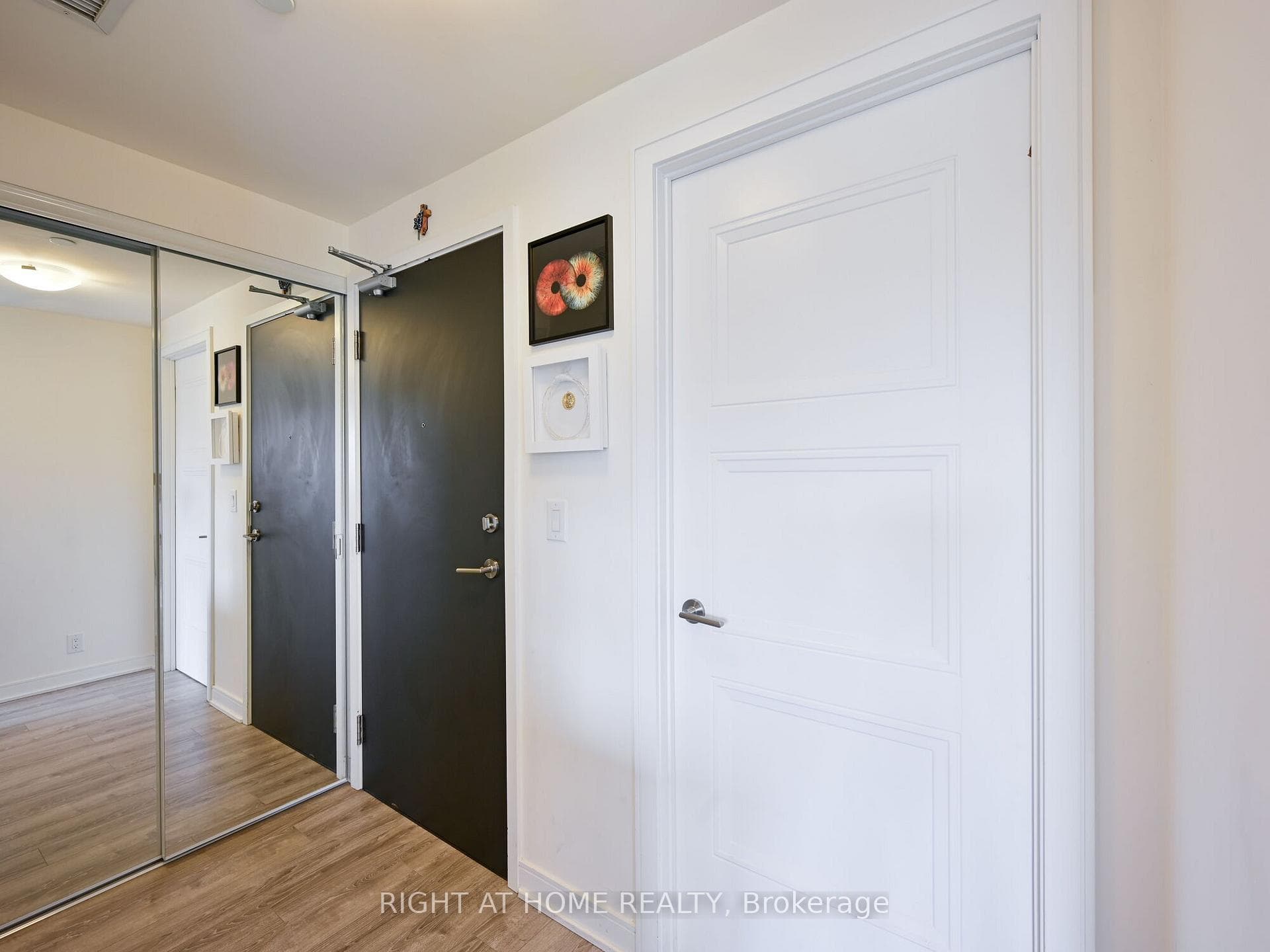1 Neighbourhood Lane Unit 407 photo 6