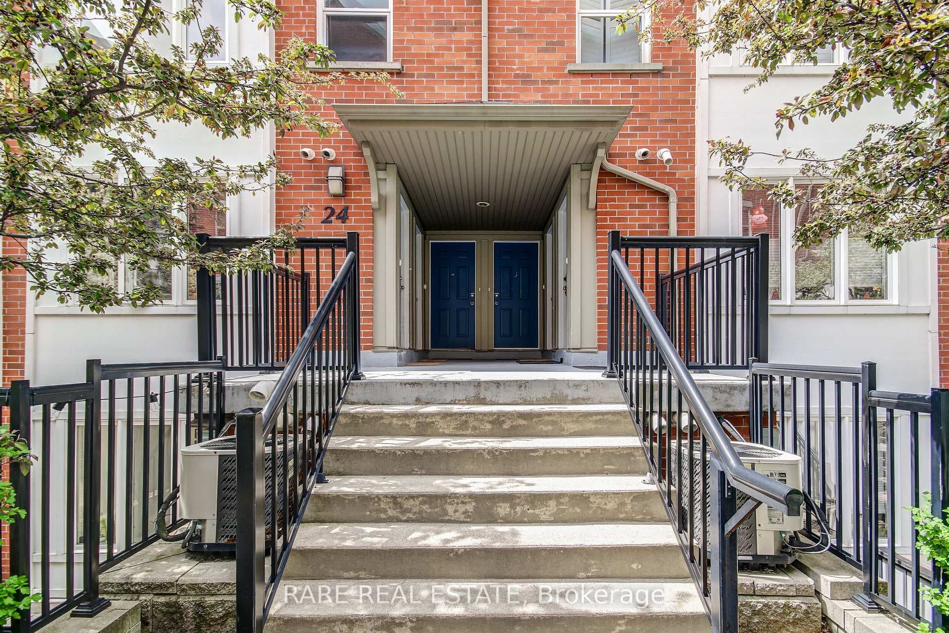 24 Florence Wyle Lane Unit 3 photo 3