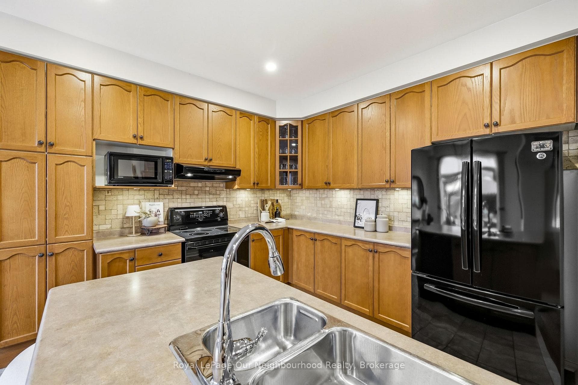 1090 Keswick Court photo 12