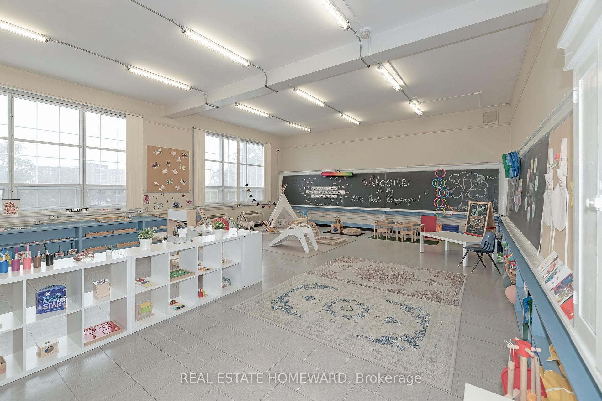 202 Simcoe Street photo 23