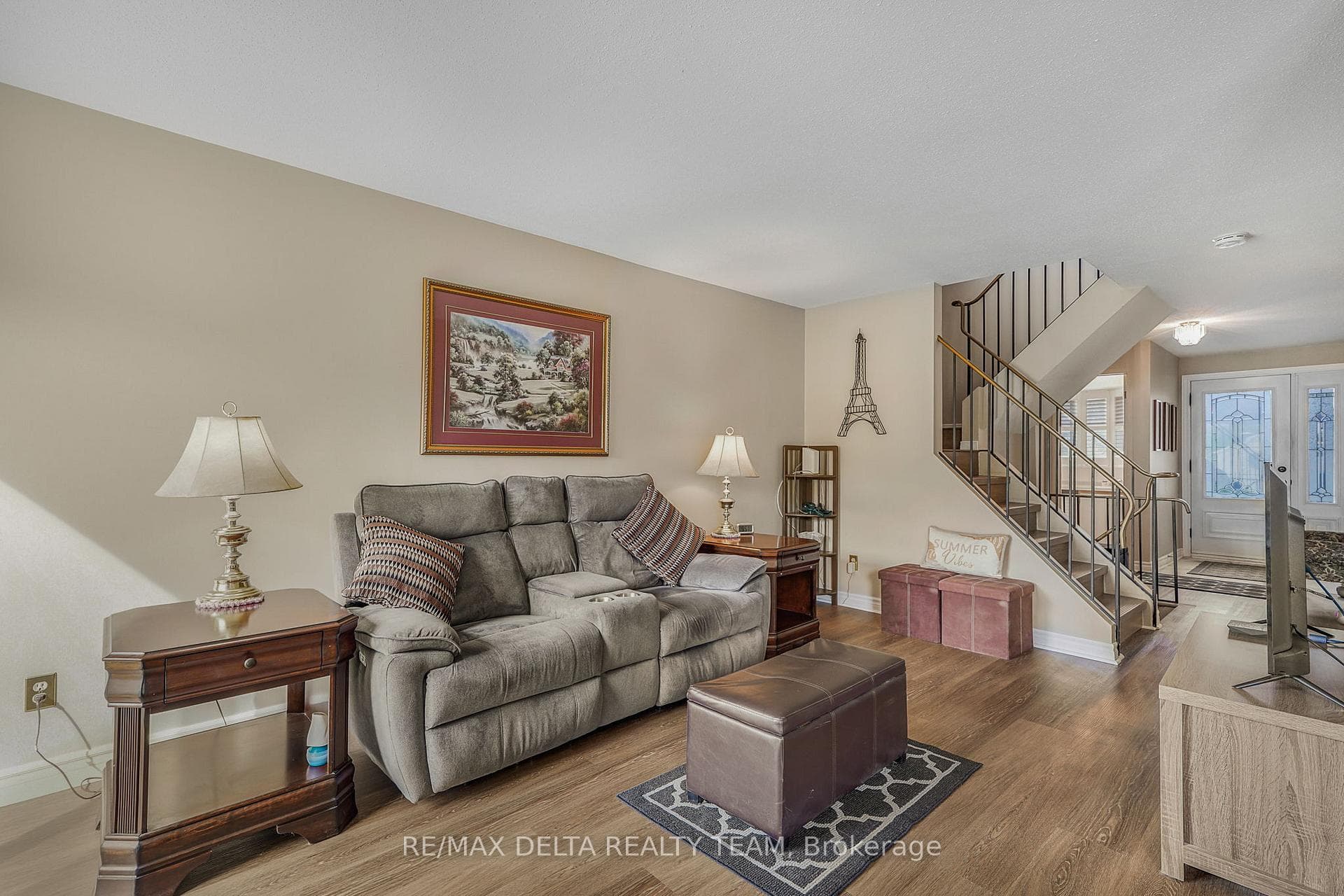 6043 VALLEY FIELD Crescent photo 8