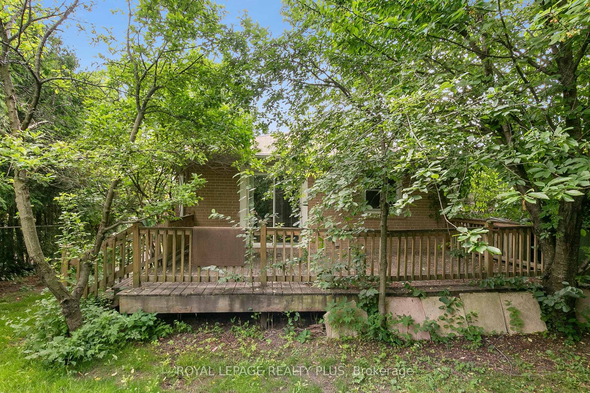 4236 Bloor Street photo 29