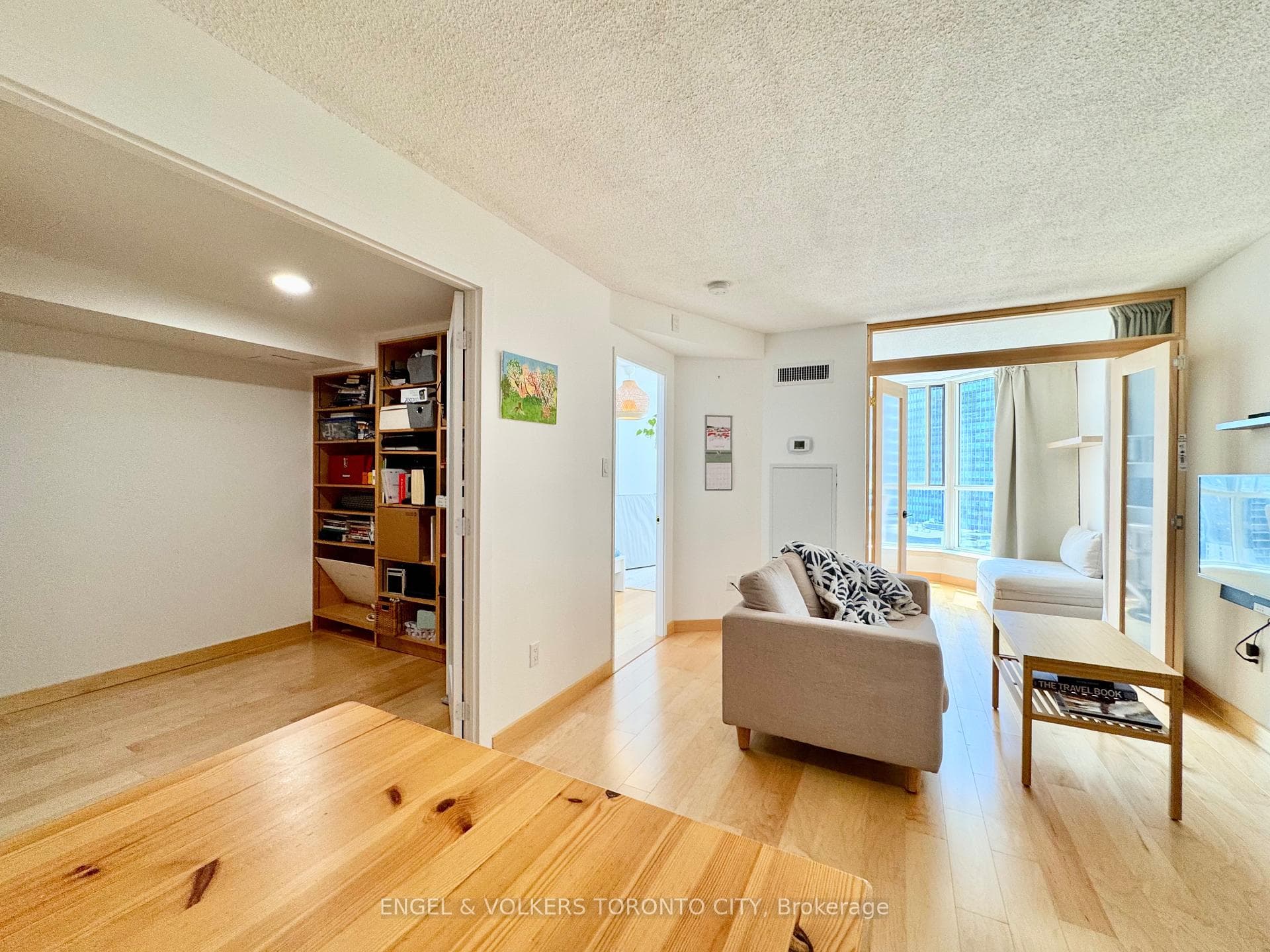 44 St Joseph Street Unit 2410 photo 9