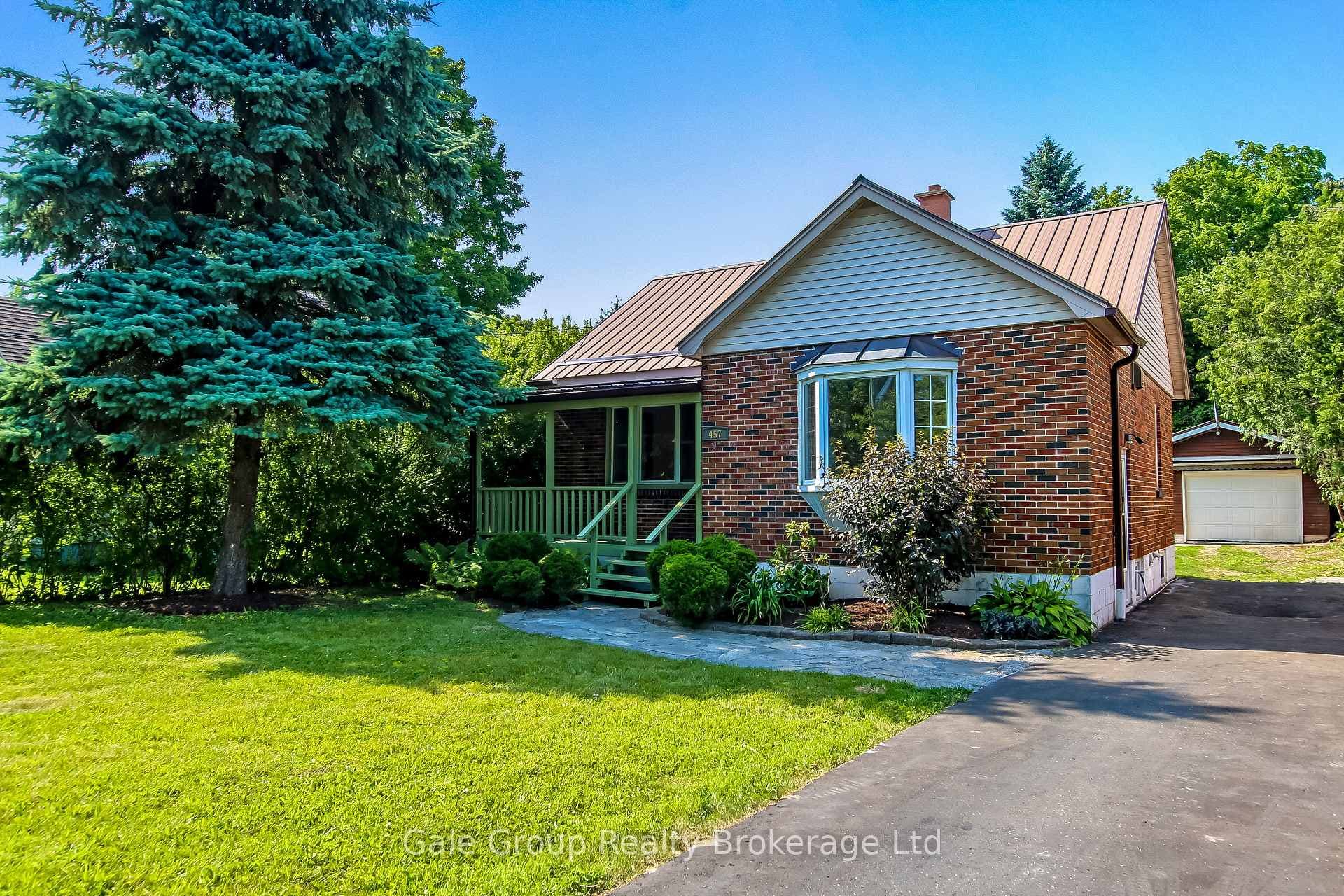 457 Brant Street photo 2