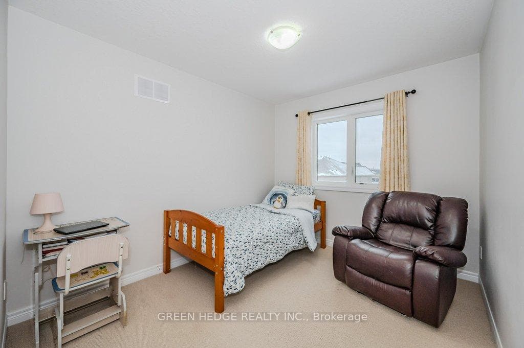 79 Pettitt Drive photo 29