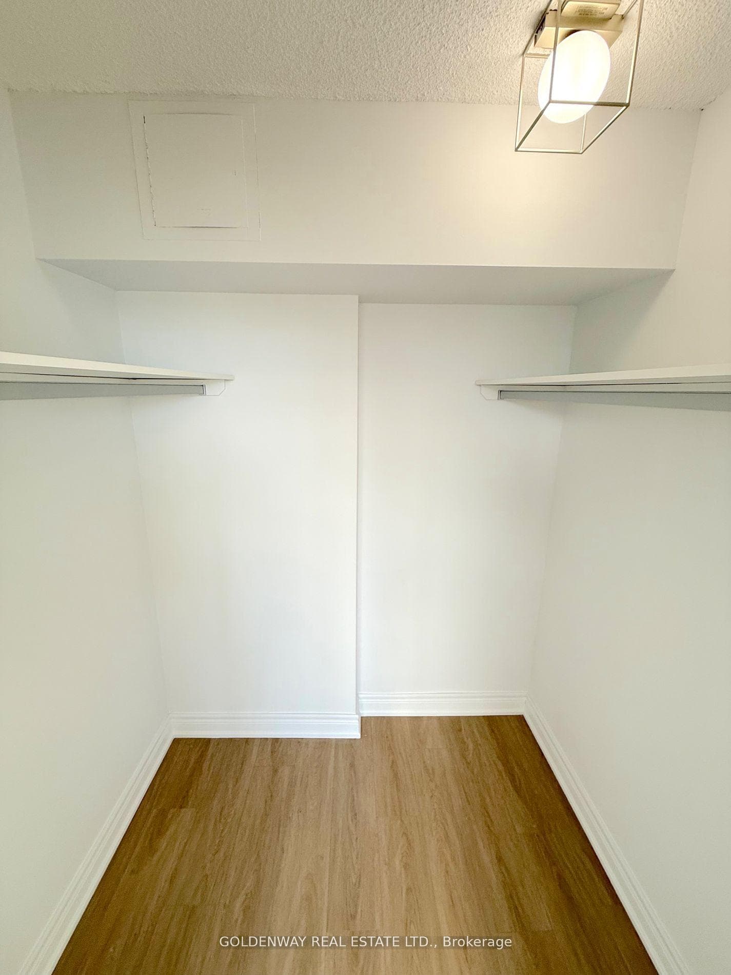 Walk in closet