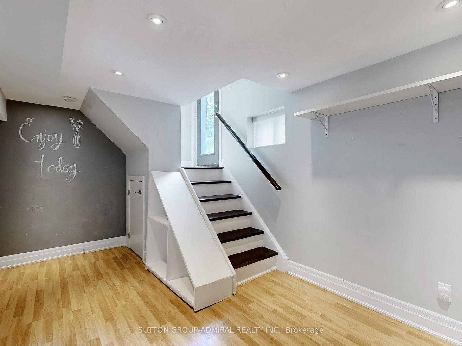 527 Glencairn Avenue photo 25