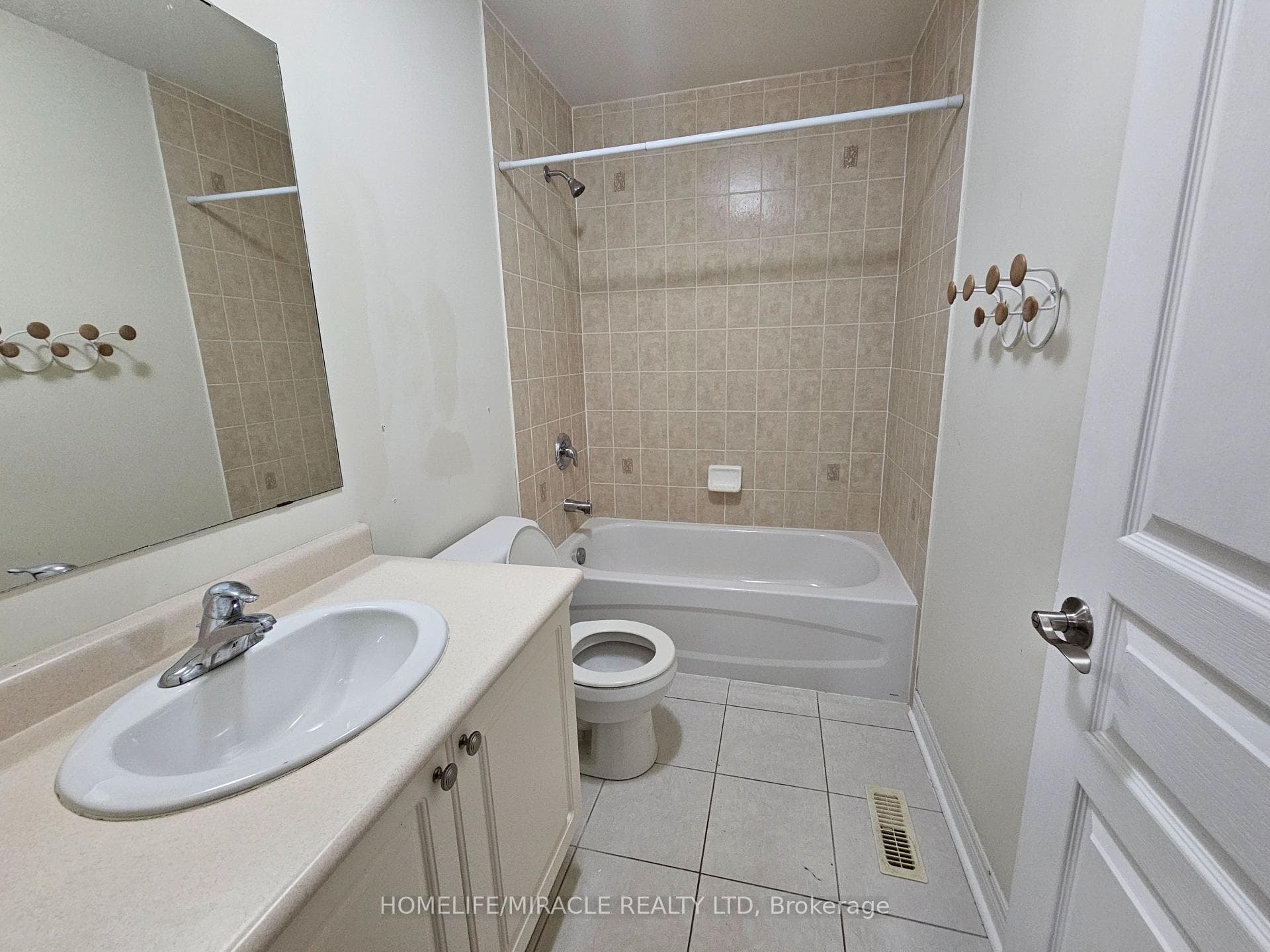 868 Oasis Drive Unit Upper photo 25