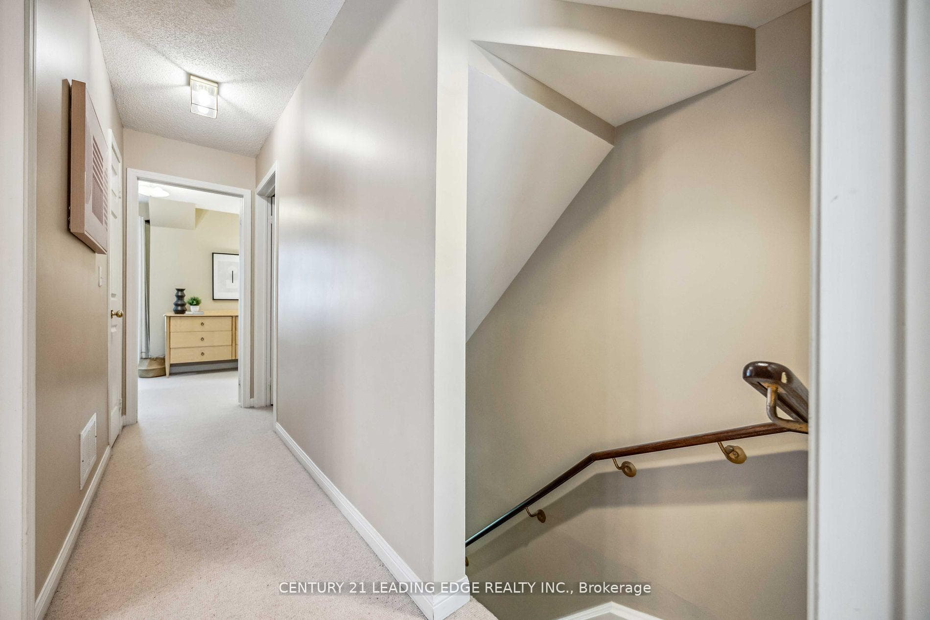 2ND FLOOR HALLWAY