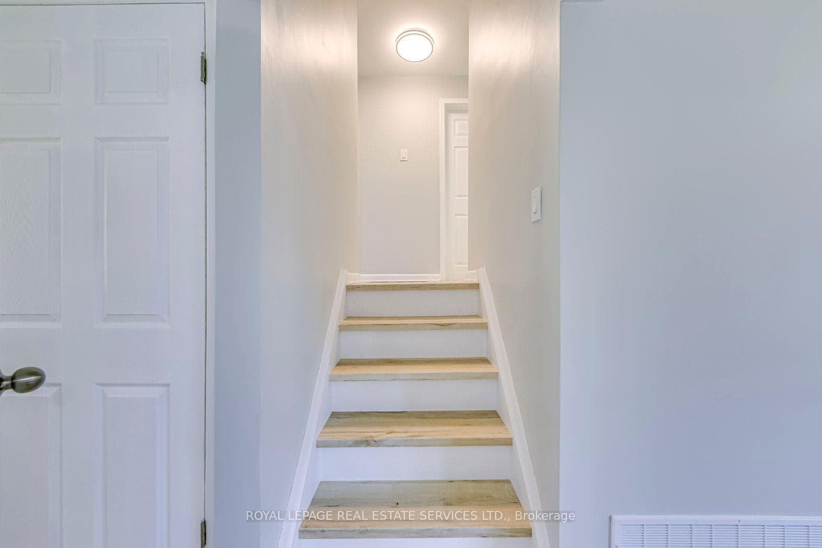 27 Theodore Drive photo 12