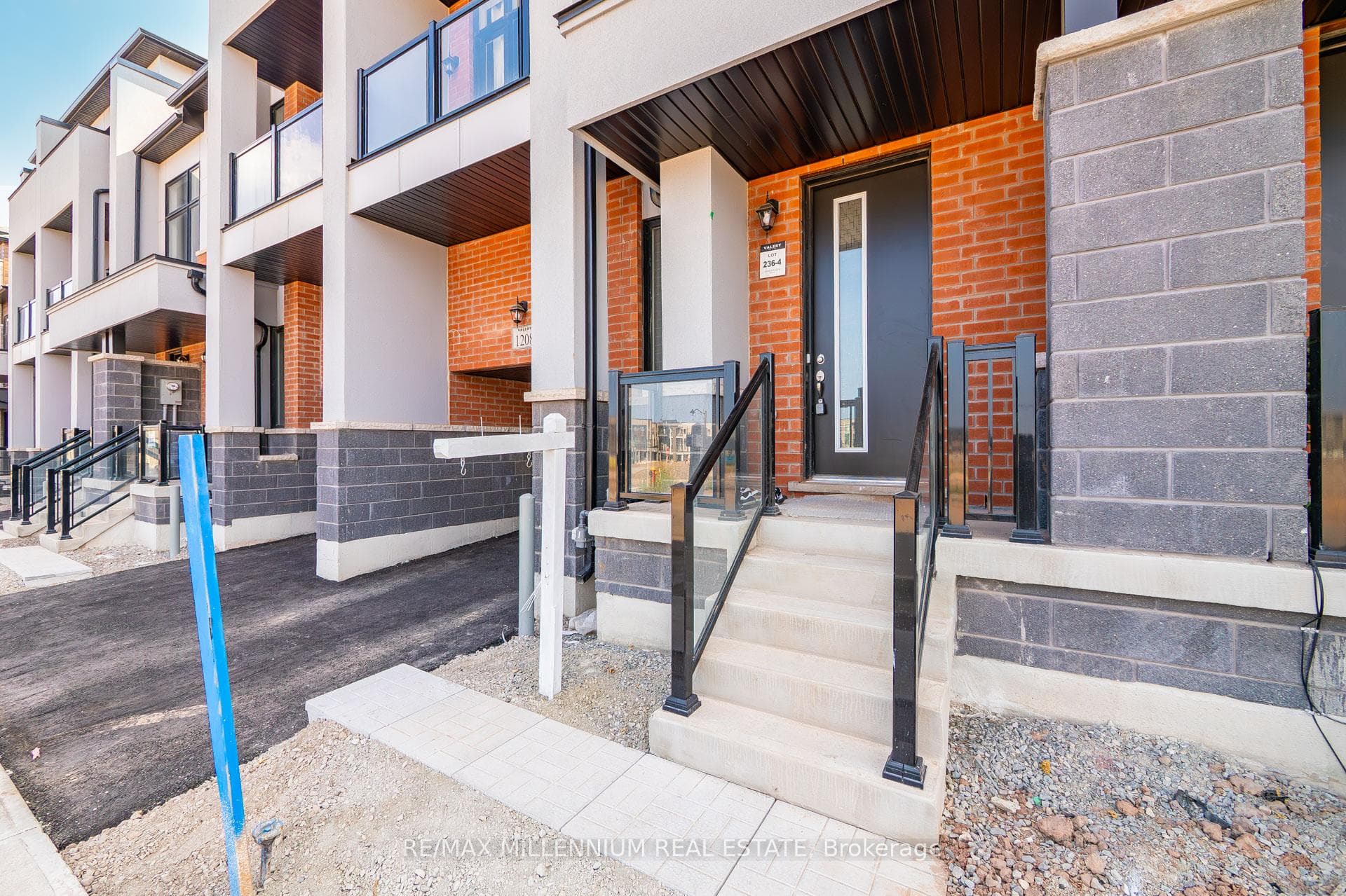 1208 Anthonia Trail photo 4