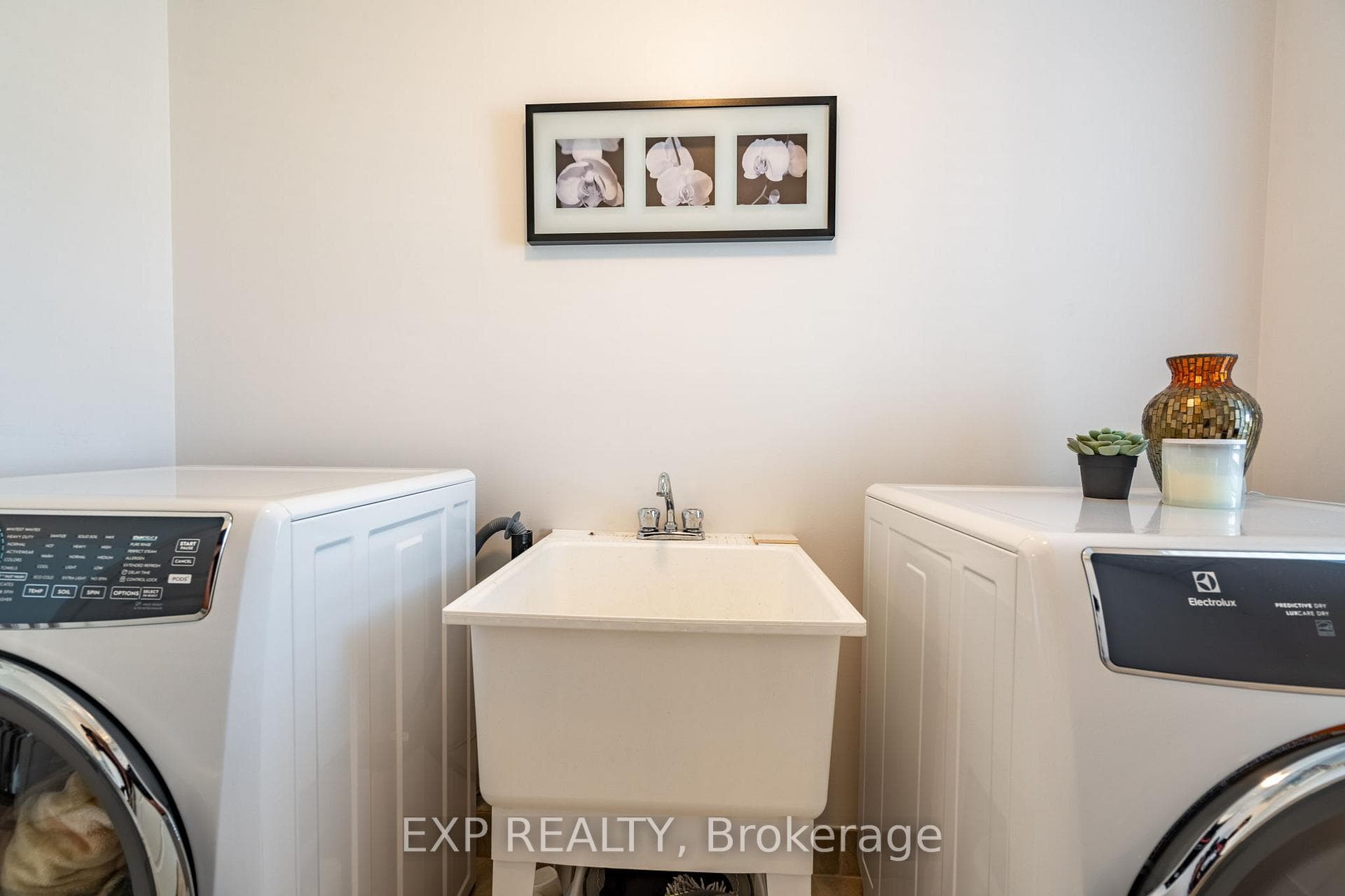 62 Boulder Crescent photo 20
