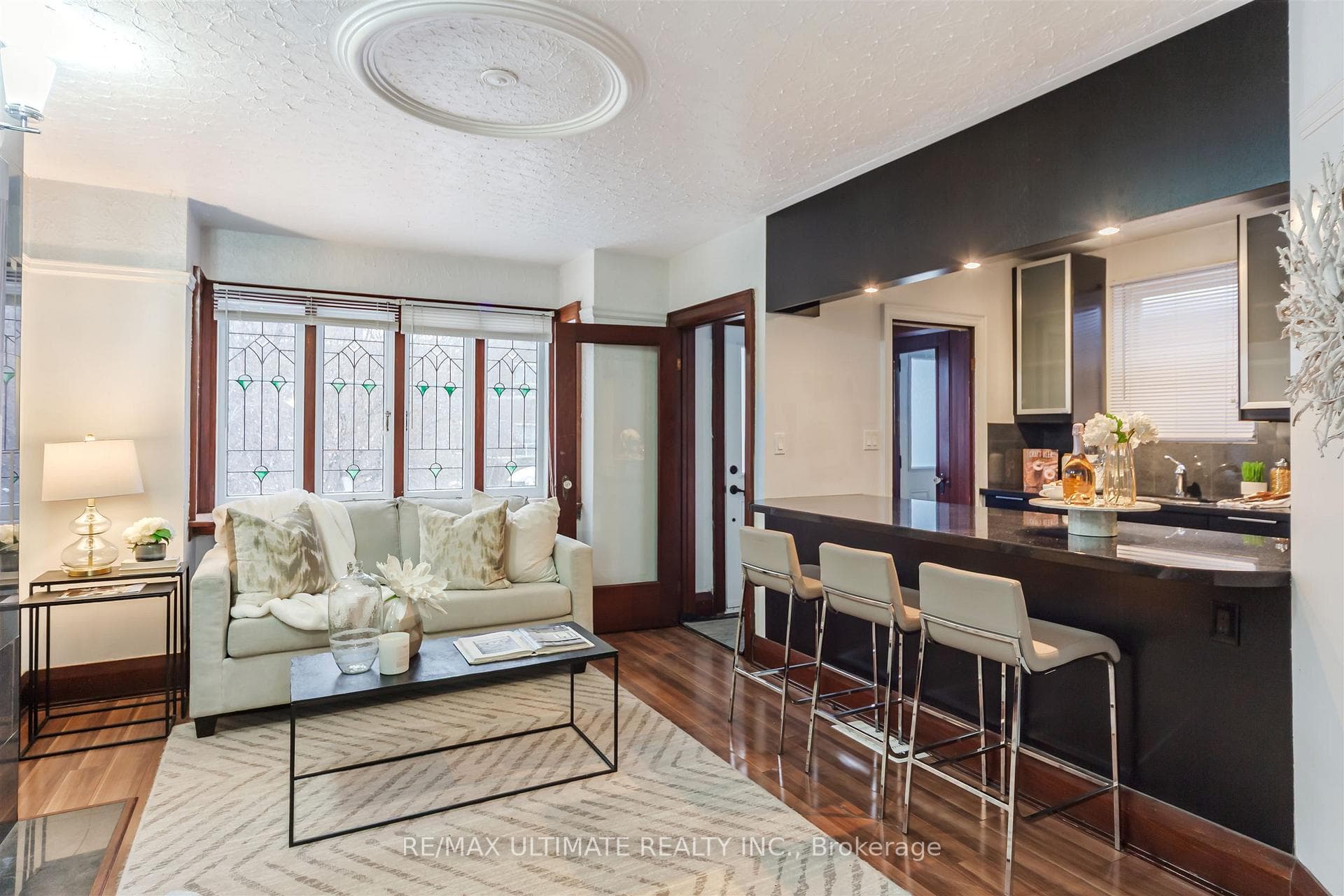 46 Lorindale Avenue Unit Upper photo 4