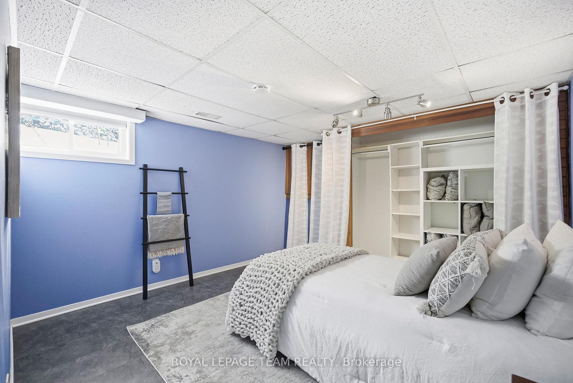 3246 Elizabeth Street photo 29