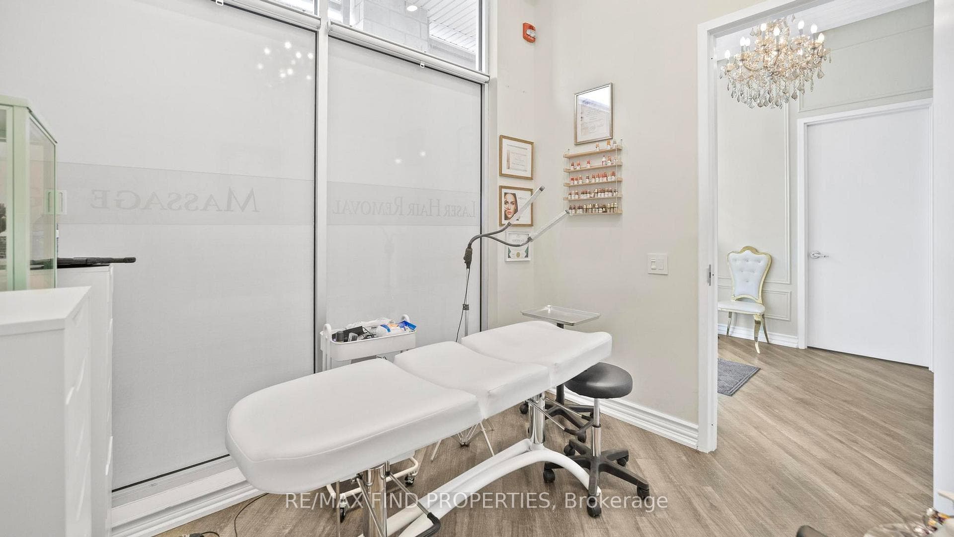 216 Oak Park Boulevard Unit 110 photo 22