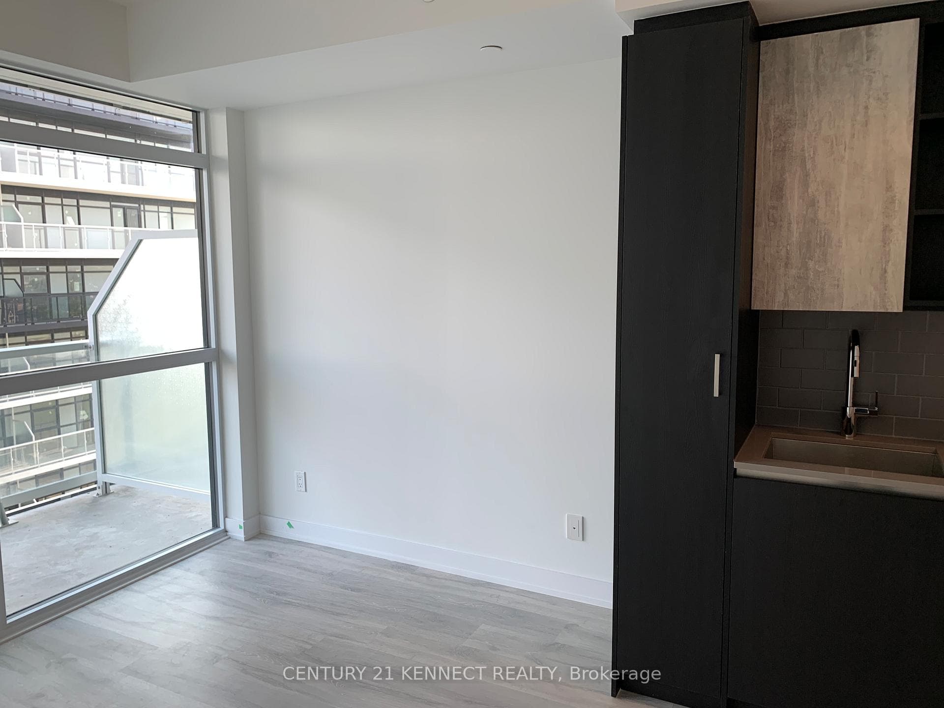 251 Manitoba Street Unit 912 photo 25