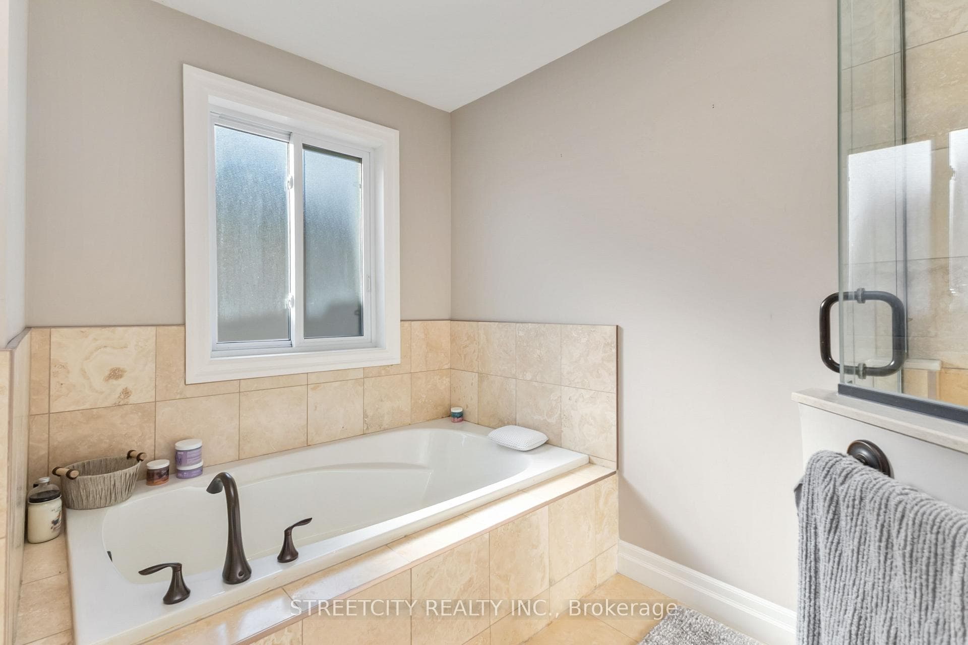 1160 Cardinal Road photo 31