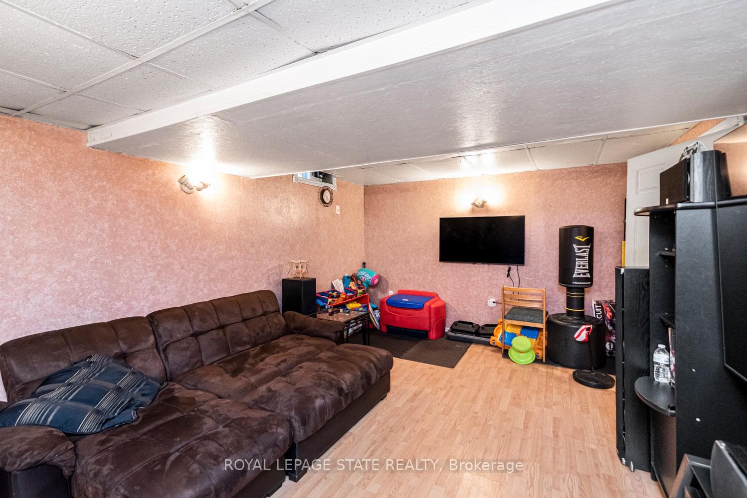 127 Terni Boulevard photo 32