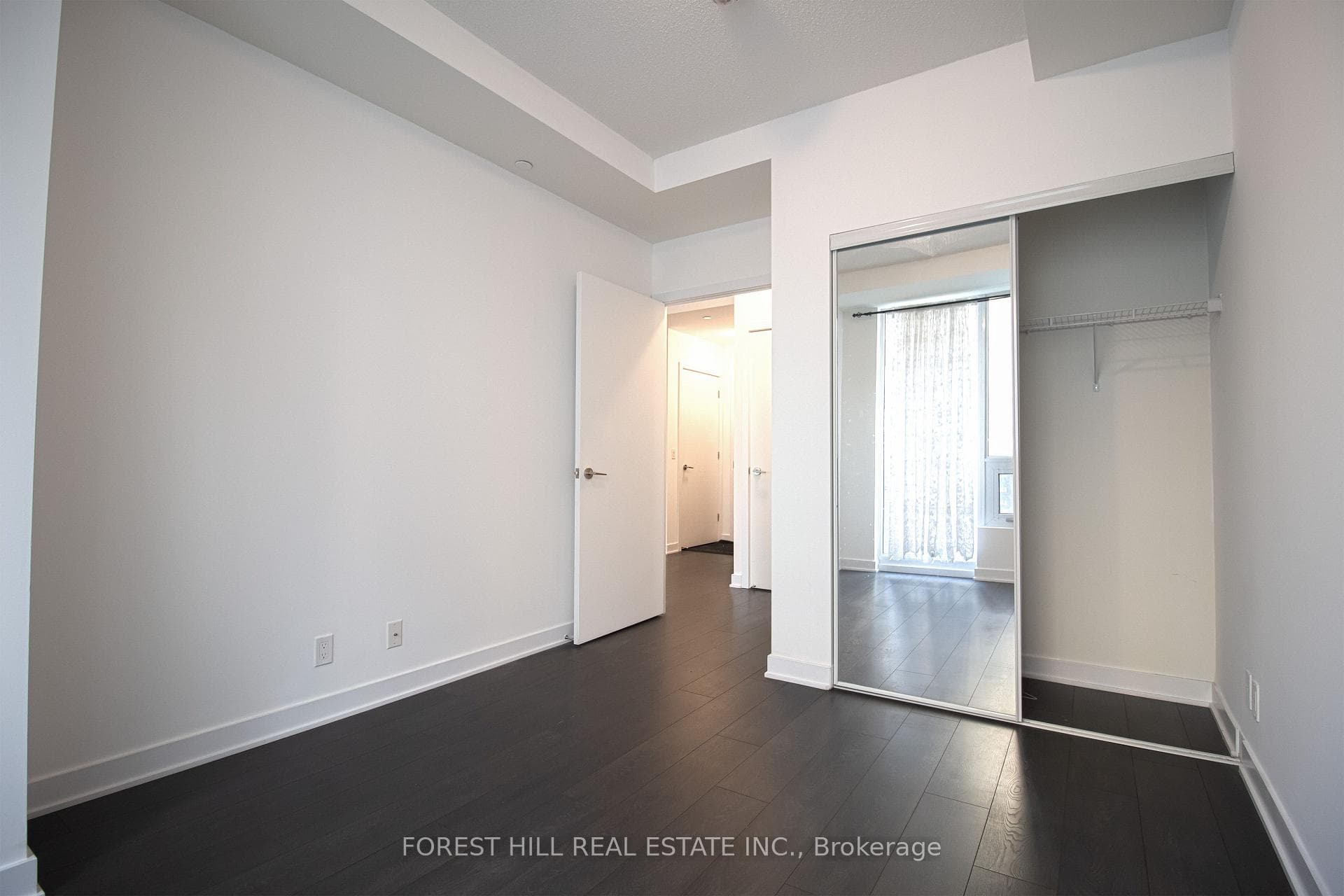 2221 Yonge Street Unit 603 photo 9