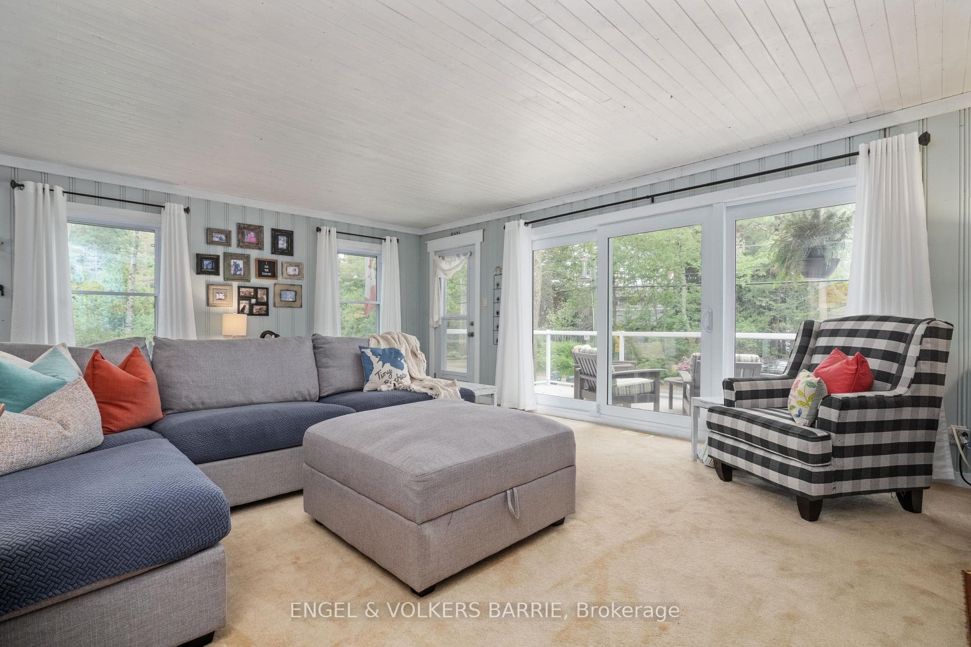 661 Tiny Beaches Road photo 9