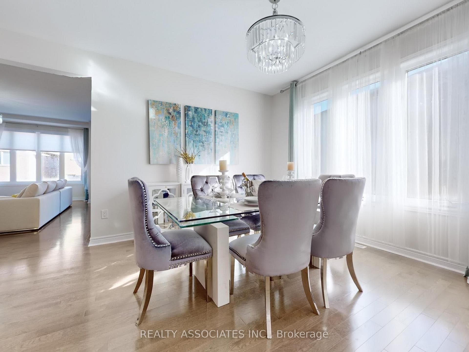 329 Chouinard Way photo 8