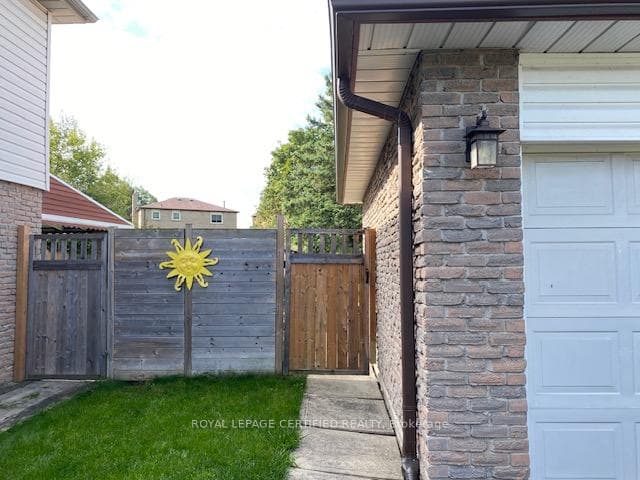 12 Grovetree Place photo 38
