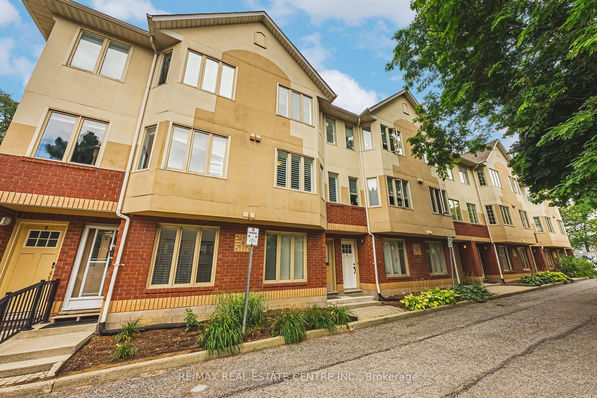 266 LIMERIDGE Road Unit 3 photo 3