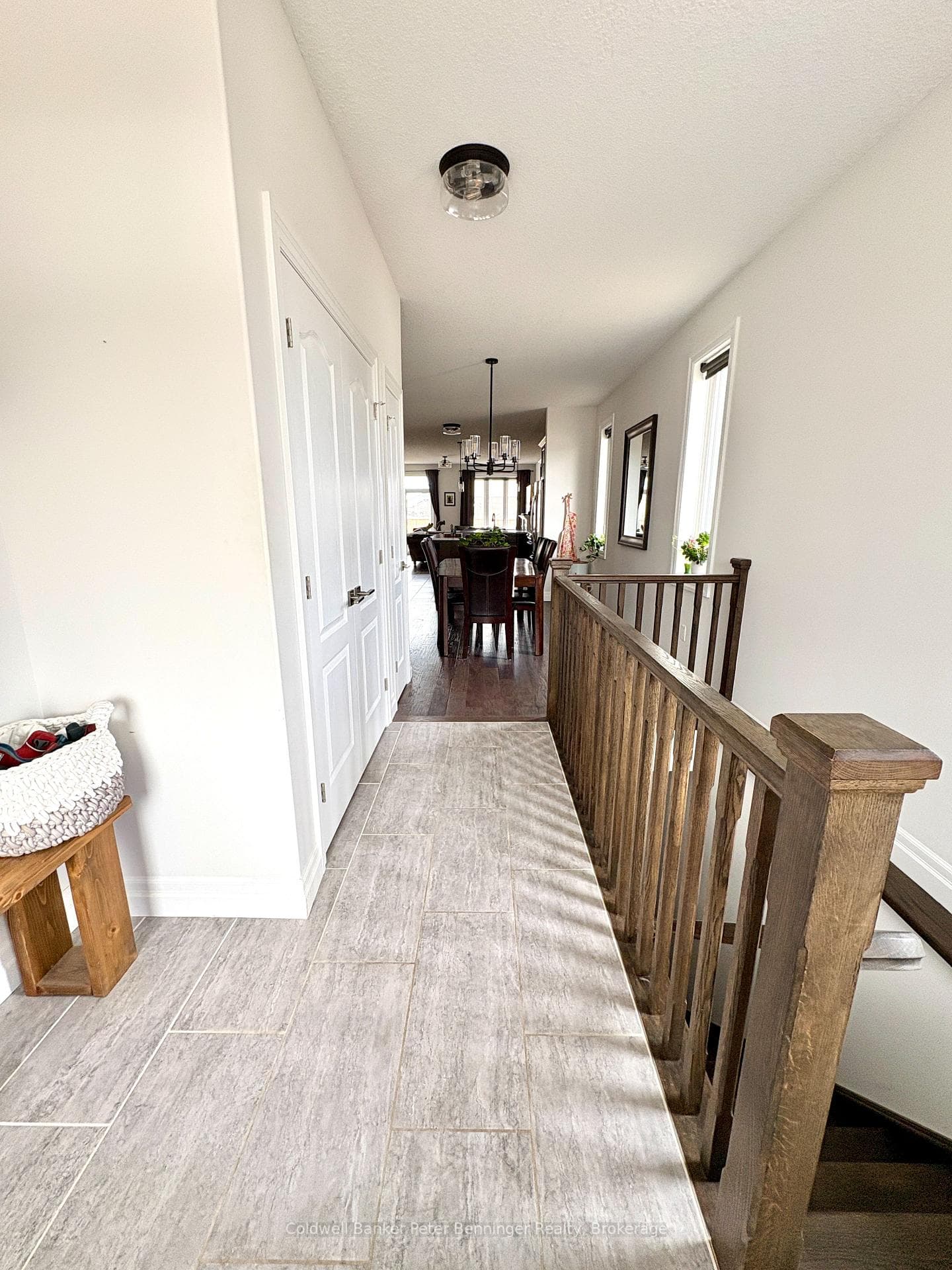 429 Walker Crescent photo 6